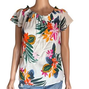 Old Navy M White Flowered top short sleeves